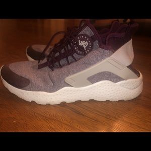 NIKE AIR HUARACHES!!